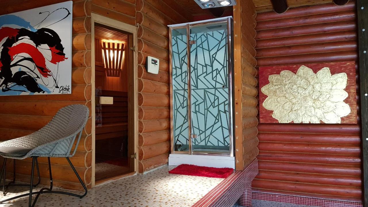 Luxury Villa With Pool And Sauna Черновцы Экстерьер фото