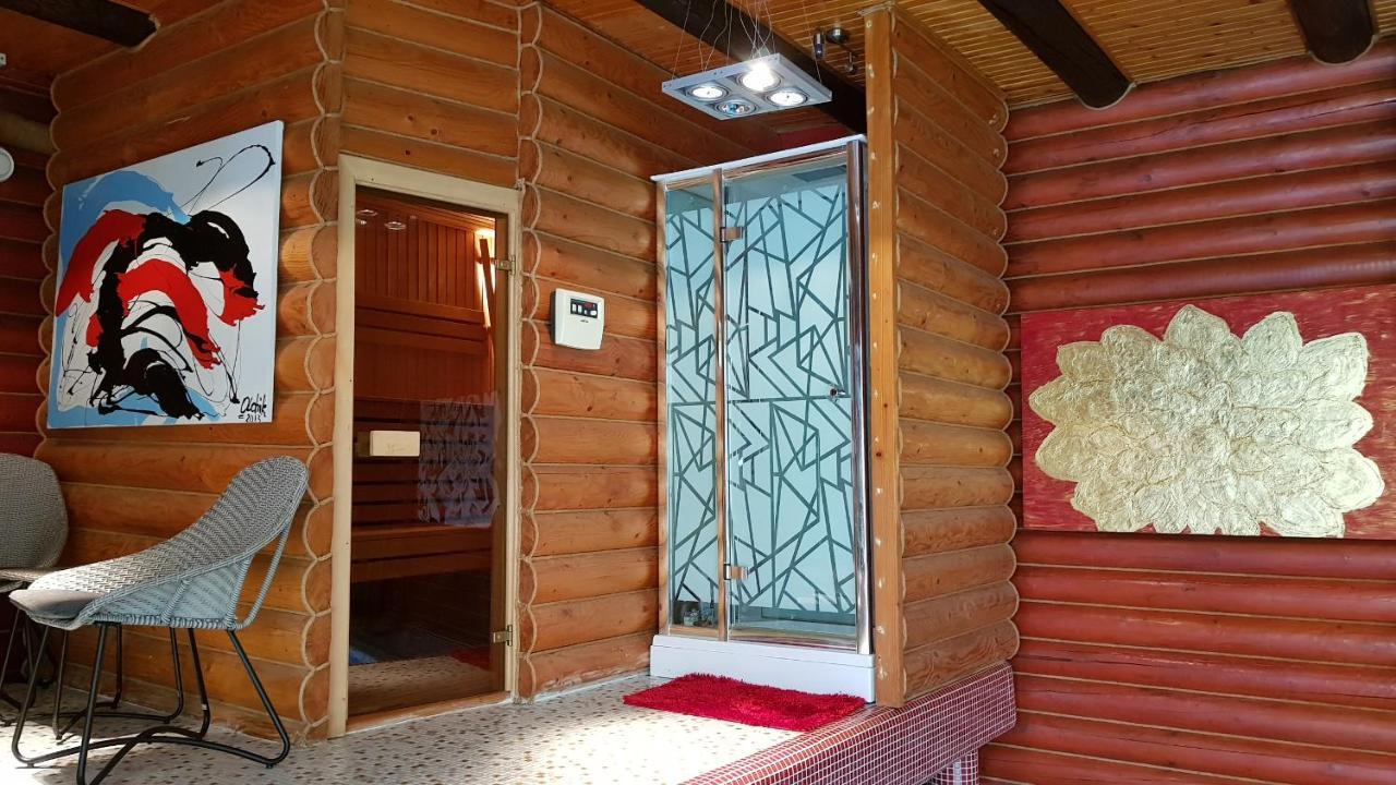 Luxury Villa With Pool And Sauna Черновцы Экстерьер фото
