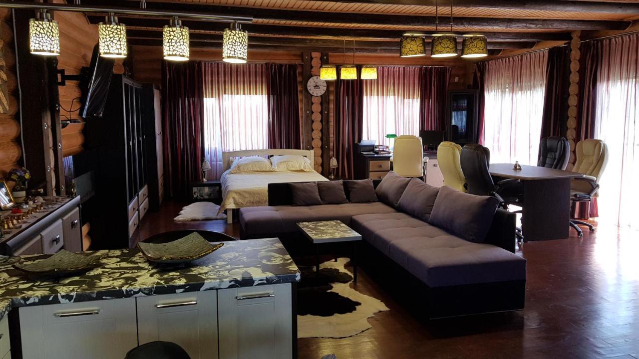 Luxury Villa With Pool And Sauna Черновцы Экстерьер фото